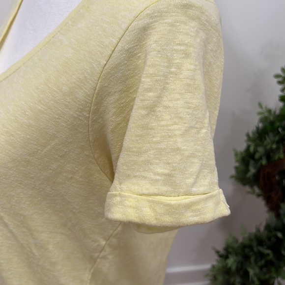 Yellow Cotton On tshirt MEDIUM - Picture 3 of 5